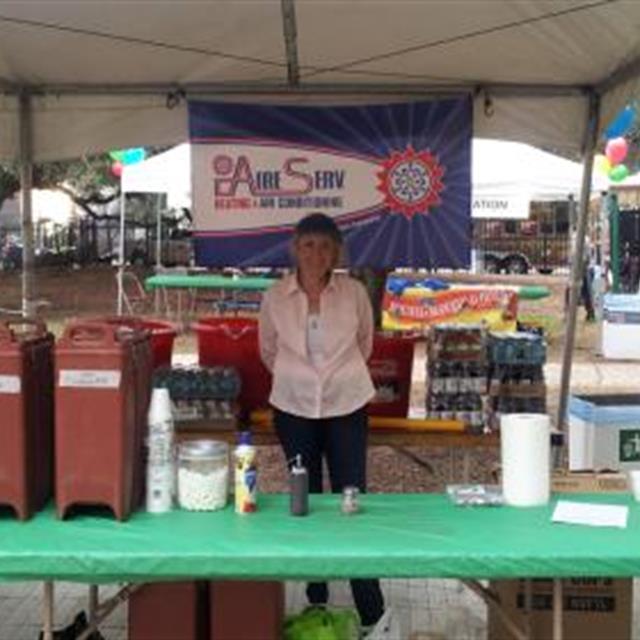 Standing by waiting for our first runner to return for food and drinks~ We love serving at this charity event every year!